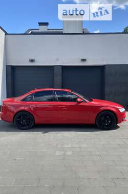 Седан Audi A4 2012 в Львове