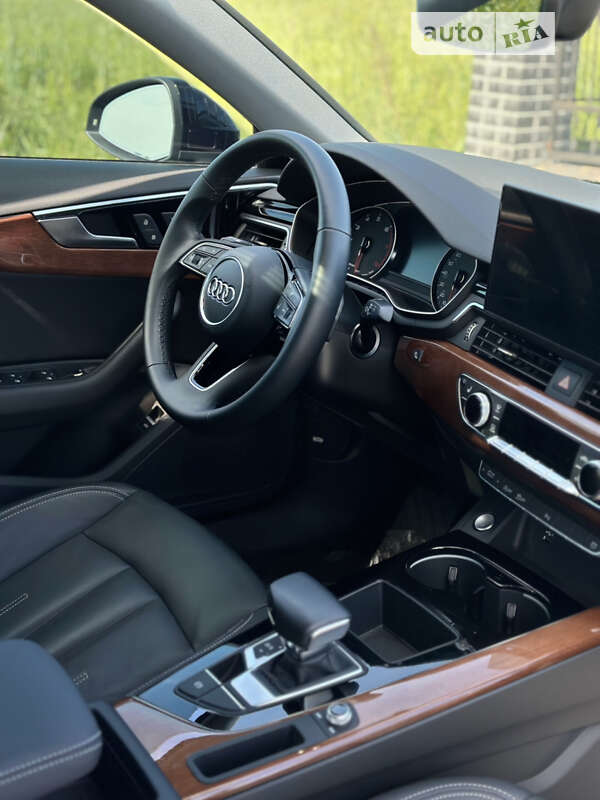 Седан Audi A4 2021 в Луцьку