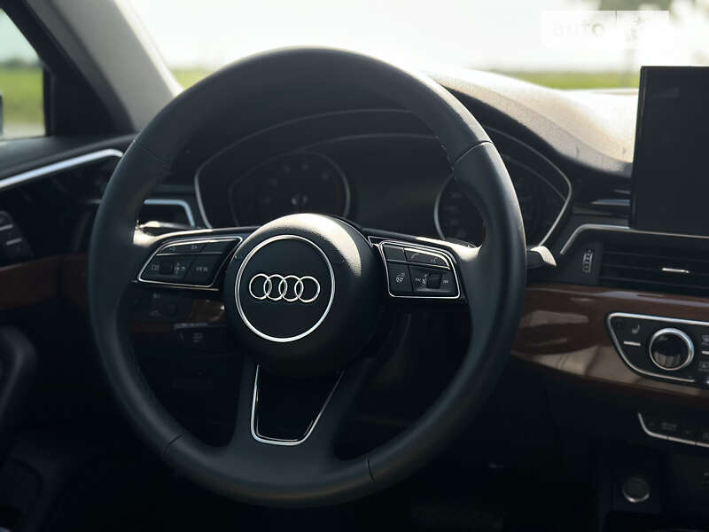 Седан Audi A4 2021 в Луцьку