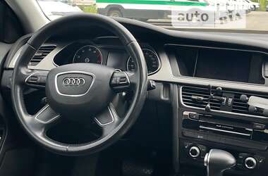 Седан Audi A4 2014 в Львове