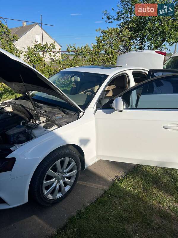 Седан Audi A4 2008 в Ратным