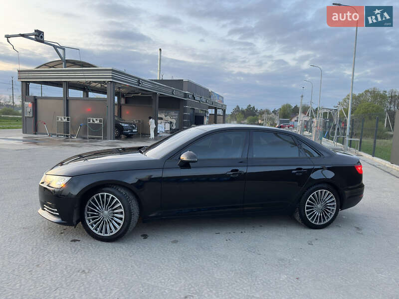 Седан Audi A4 2017 в Львове