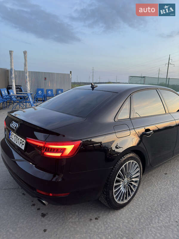 Седан Audi A4 2017 в Львове
