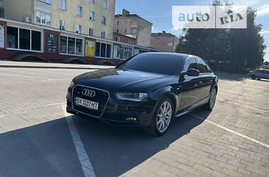 Седан Audi A4 2015 в Староконстантинове