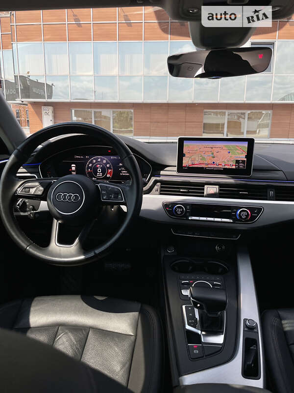 Седан Audi A4 2016 в Хмельницком