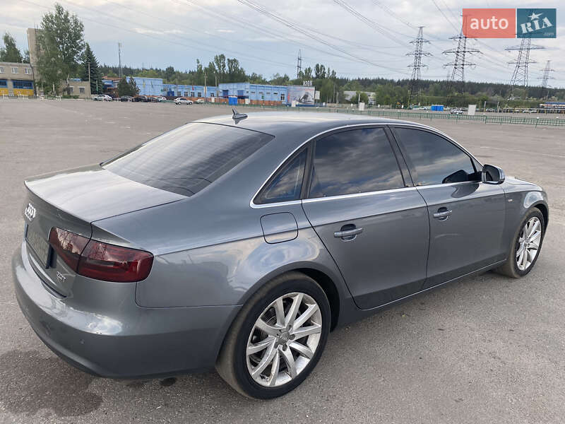 Седан Audi A4 2012 в Харькове