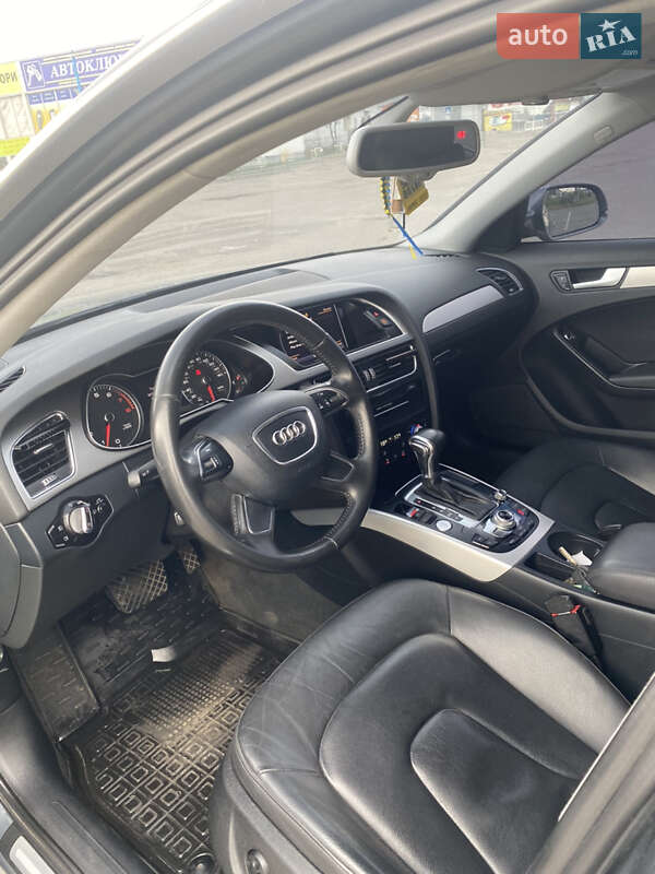 Седан Audi A4 2012 в Харькове