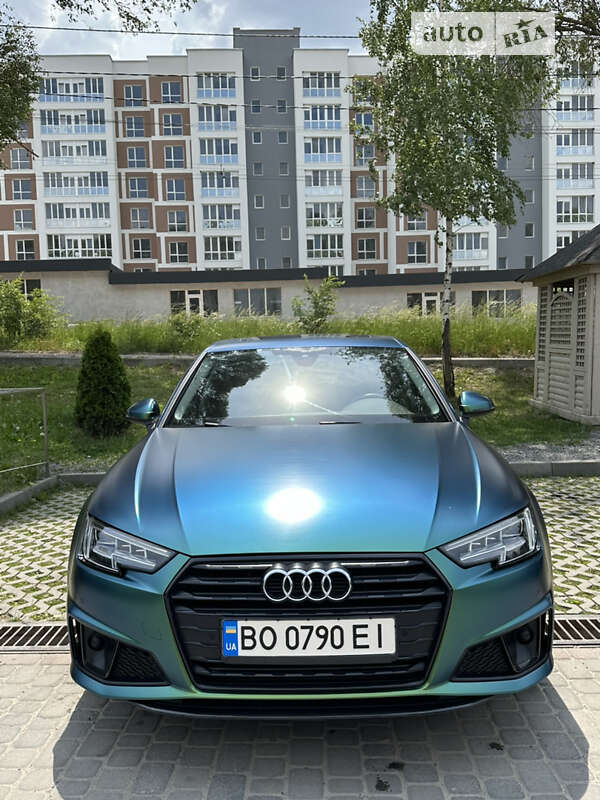 Седан Audi A4 2018 в Тернополе