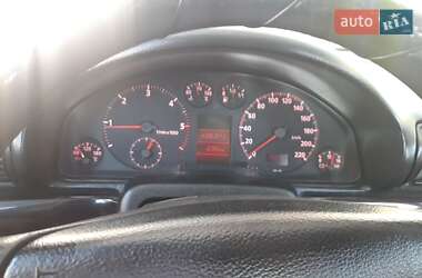 Седан Audi A4 1995 в 