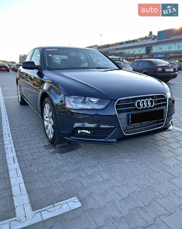 Седан Audi A4 2013 в Киеве