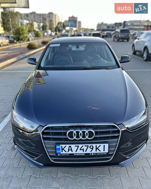 Седан Audi A4 2013 в Киеве