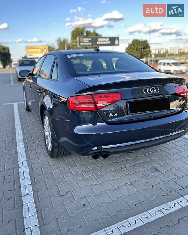 Седан Audi A4 2013 в Киеве