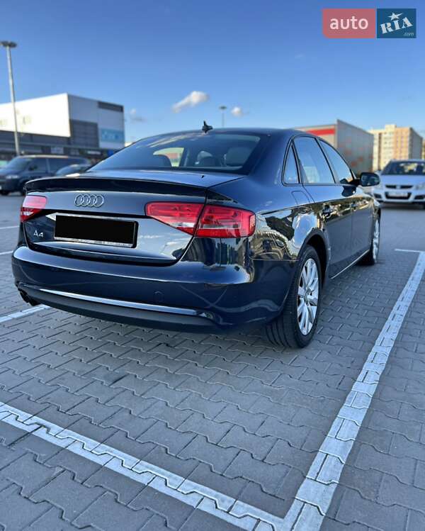 Седан Audi A4 2013 в Киеве