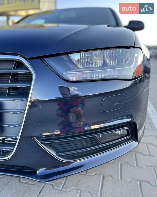 Седан Audi A4 2013 в Киеве