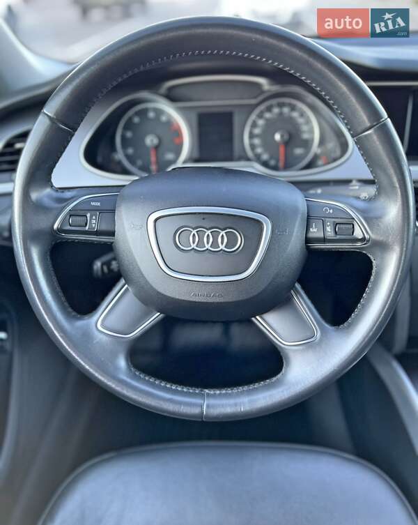 Седан Audi A4 2013 в Киеве