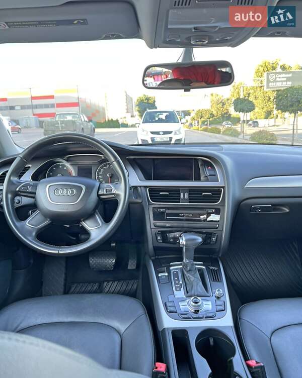 Седан Audi A4 2013 в Киеве