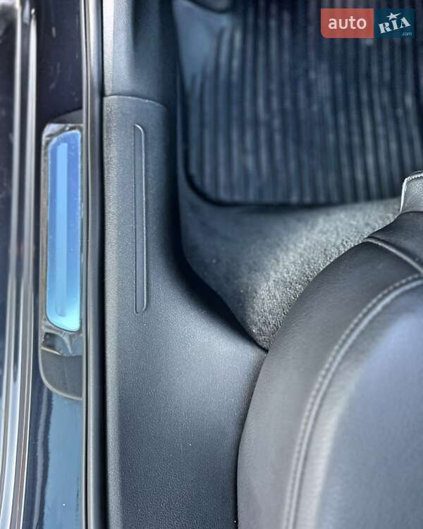 Седан Audi A4 2013 в Киеве