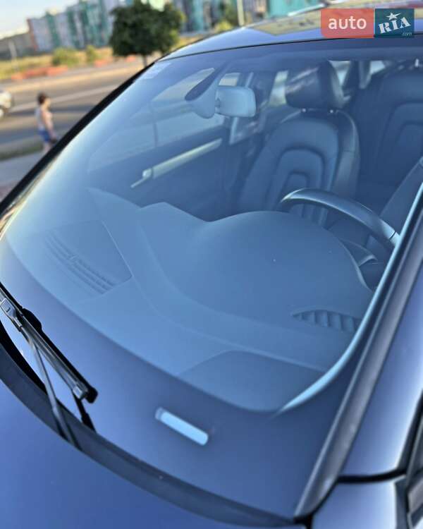 Седан Audi A4 2013 в Киеве