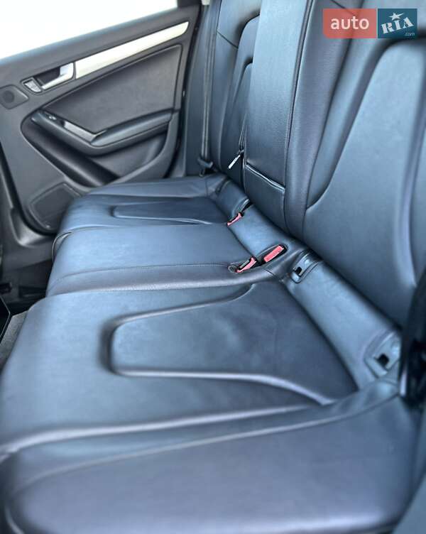 Седан Audi A4 2013 в Киеве