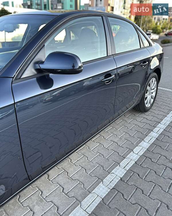 Седан Audi A4 2013 в Киеве