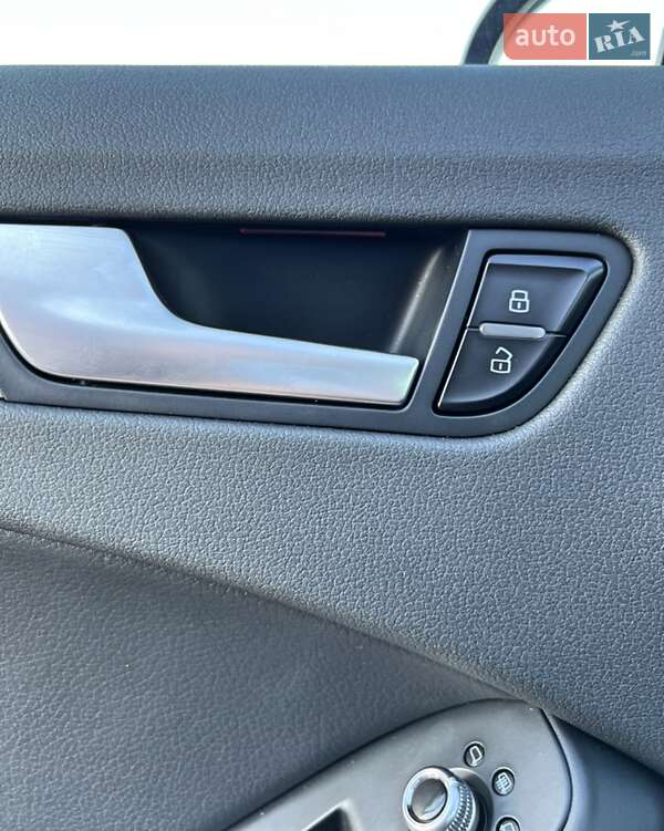 Седан Audi A4 2013 в Киеве