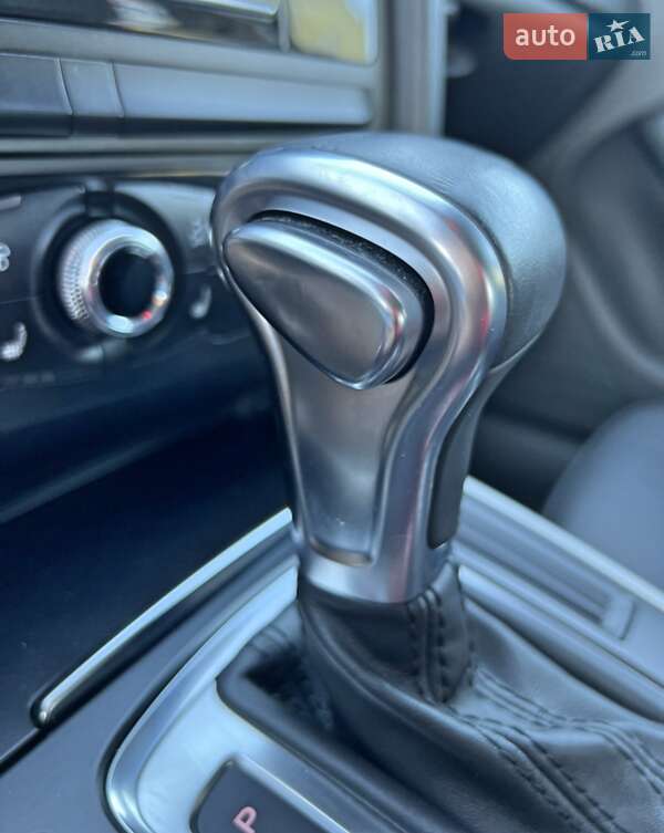 Седан Audi A4 2013 в Киеве
