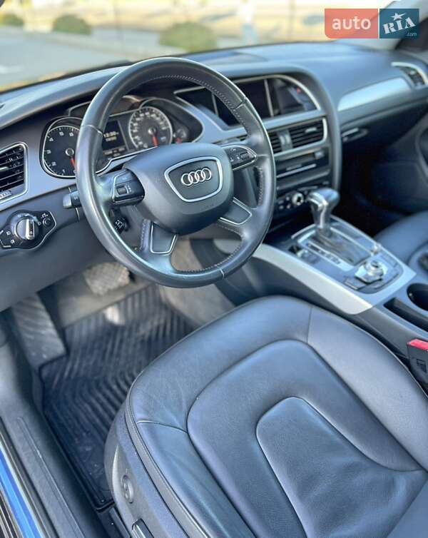 Седан Audi A4 2013 в Киеве