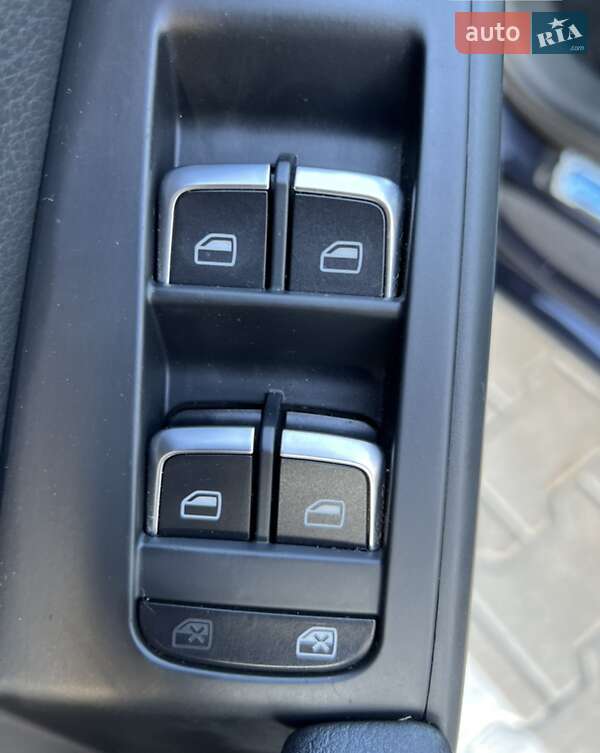 Седан Audi A4 2013 в Киеве