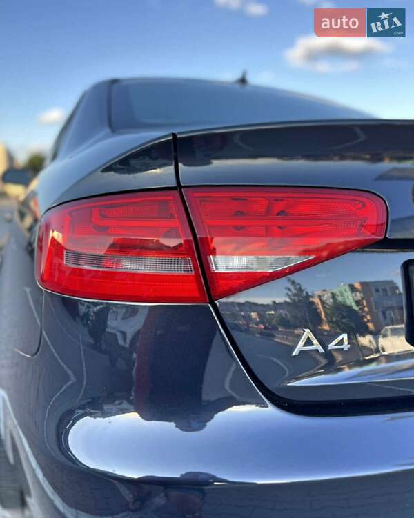 Седан Audi A4 2013 в Киеве