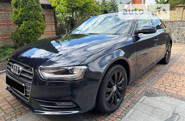 Седан Audi A4 2012 в 