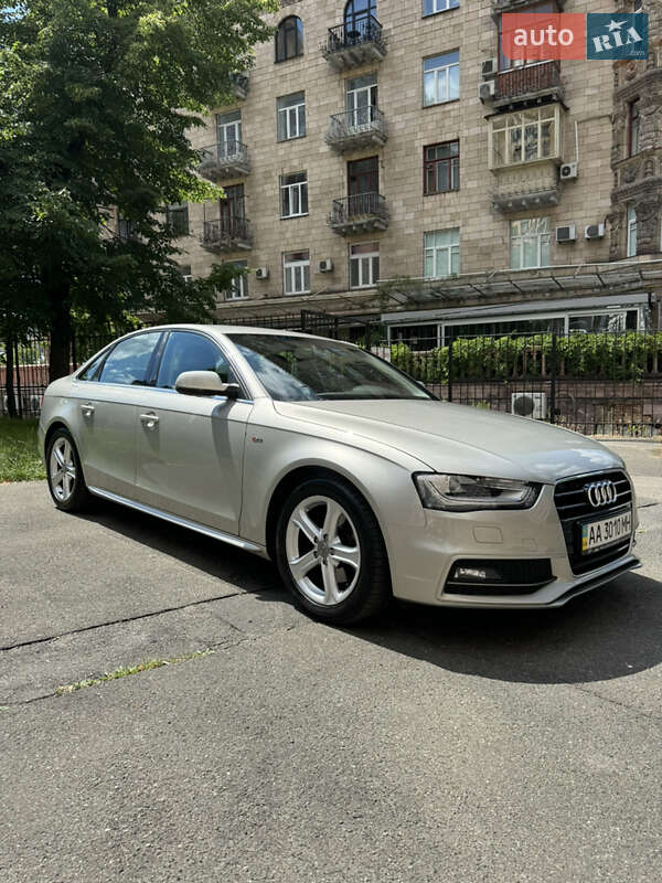 Седан Audi A4 2012 в Києві