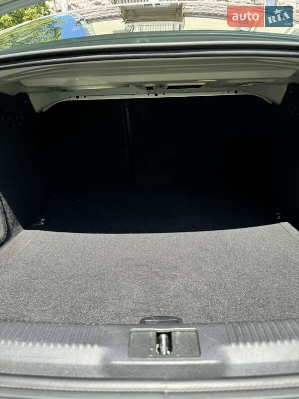 Седан Audi A4 2012 в Києві