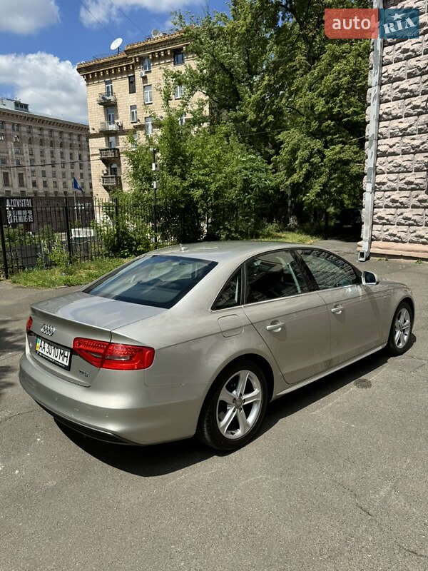 Седан Audi A4 2012 в Києві