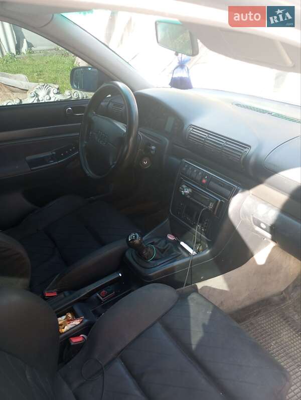 Седан Audi A4 1996 в Полтаві