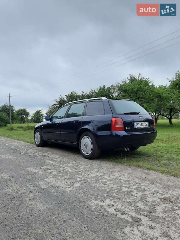Універсал Audi A4 1999 в Сарнах