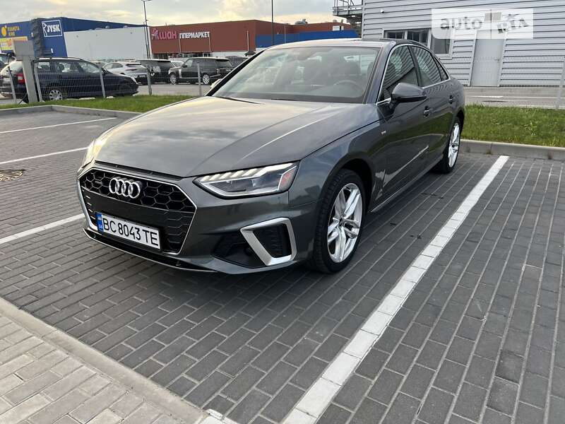 Седан Audi A4 2021 в 
