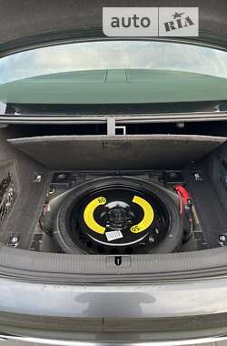 Седан Audi A4 2021 в 