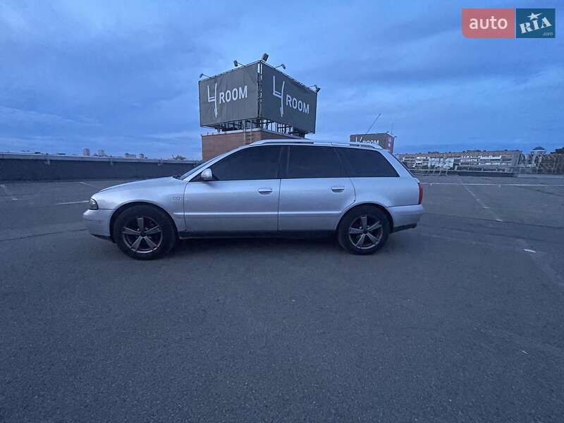 Универсал Audi A4 1999 в Киеве