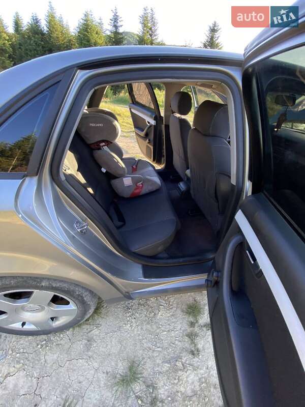 Седан Audi A4 2002 в Стрию