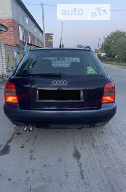 Універсал Audi A4 1998 в Звягелі