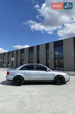 Седан Audi A4 1999 в Калуші