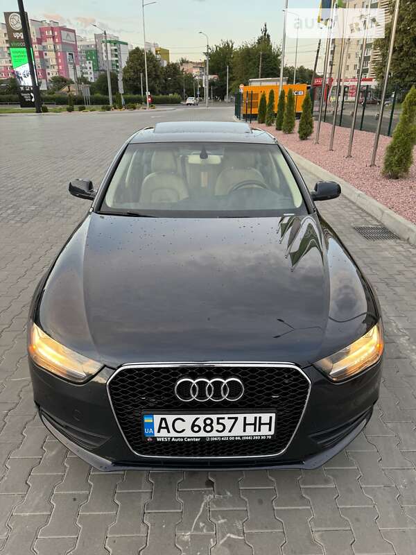 Седан Audi A4 2013 в Луцьку