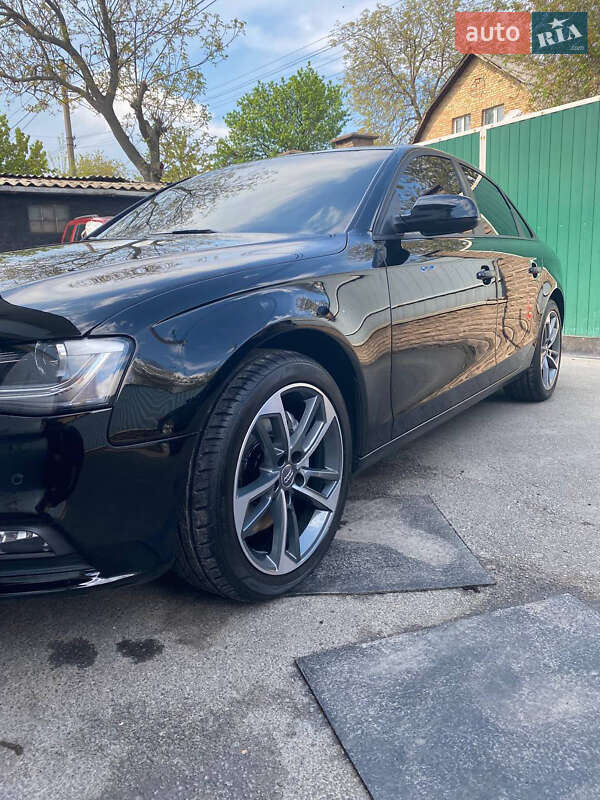 Audi A4 2014