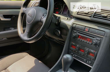 Седан Audi A4 2002 в 