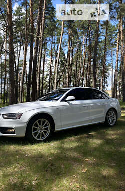 Седан Audi A4 2013 в Сумах