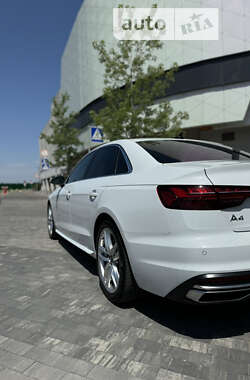 Седан Audi A4 2022 в Киеве