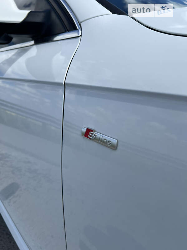 Седан Audi A4 2012 в Ровно