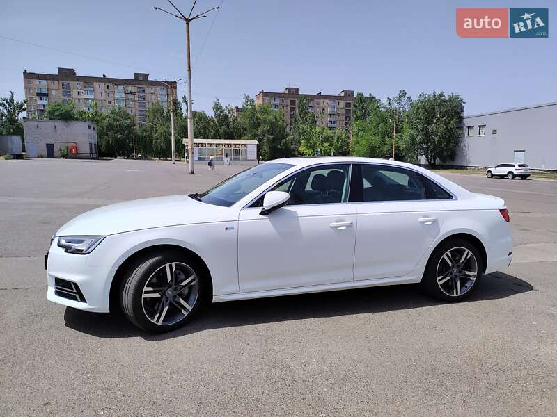 Седан Audi A4 2016 в 