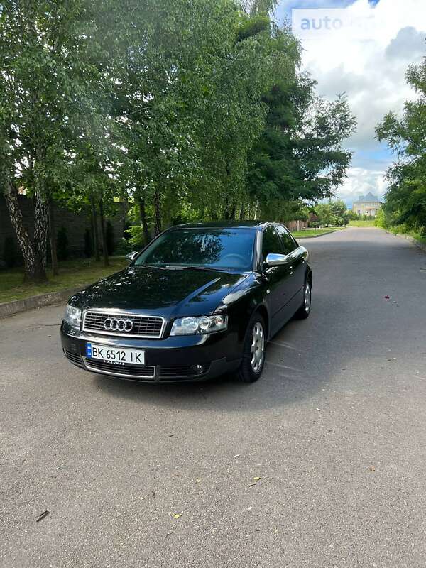 Седан Audi A4 2002 в Ровно