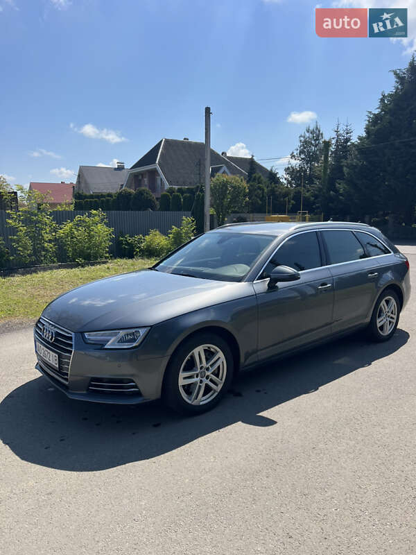 Универсал Audi A4 2016 в Ужгороде